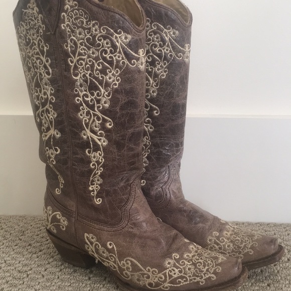 Corral Women’s Crater Embroidery Boot - Picture 1 of 5